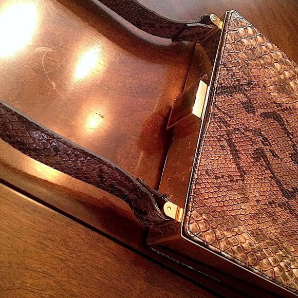 BROWN AND GOLD SNAKESKIN SQUARE BOX HANDBAG WITH JEWELED CLOSURE - Picture 5 of 6